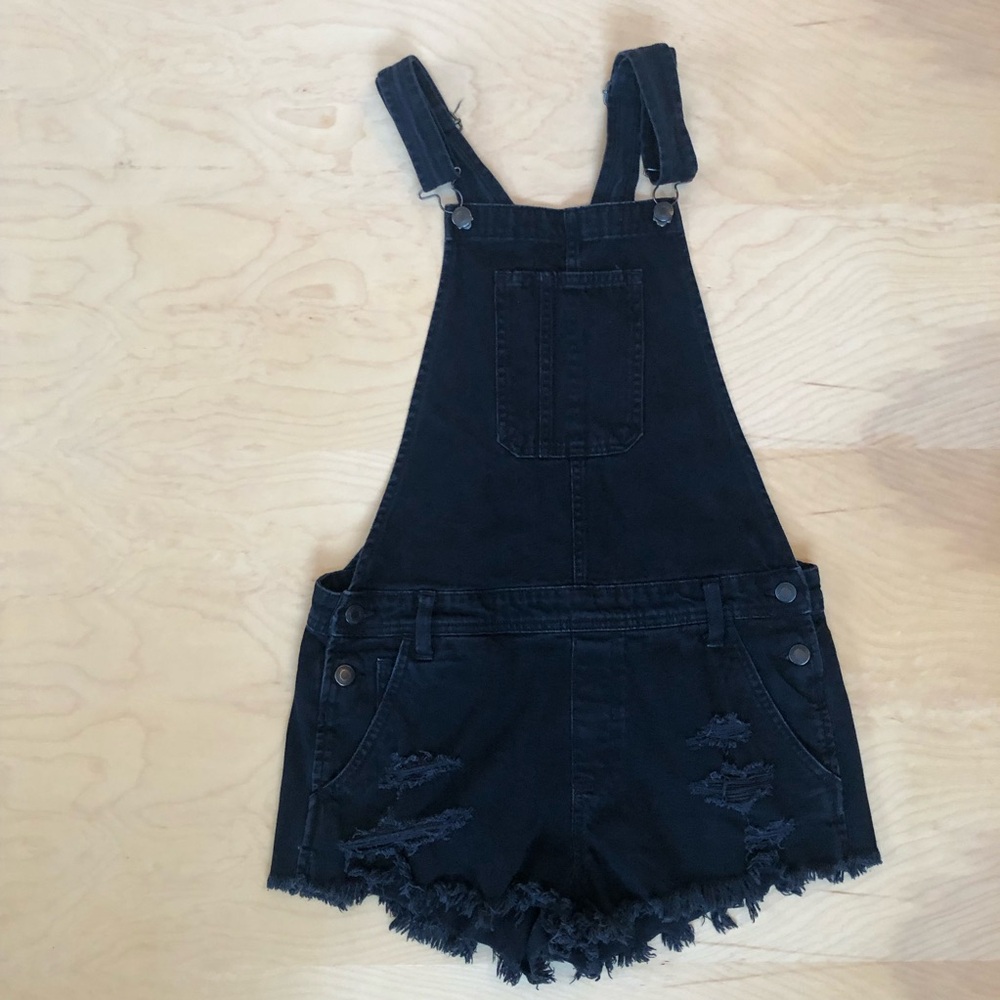 American Eagle Black Distressed Denim overall shorts Small
